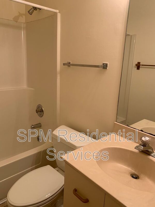 Community Pool, Close to UNCW/Shopping/Resturants property image