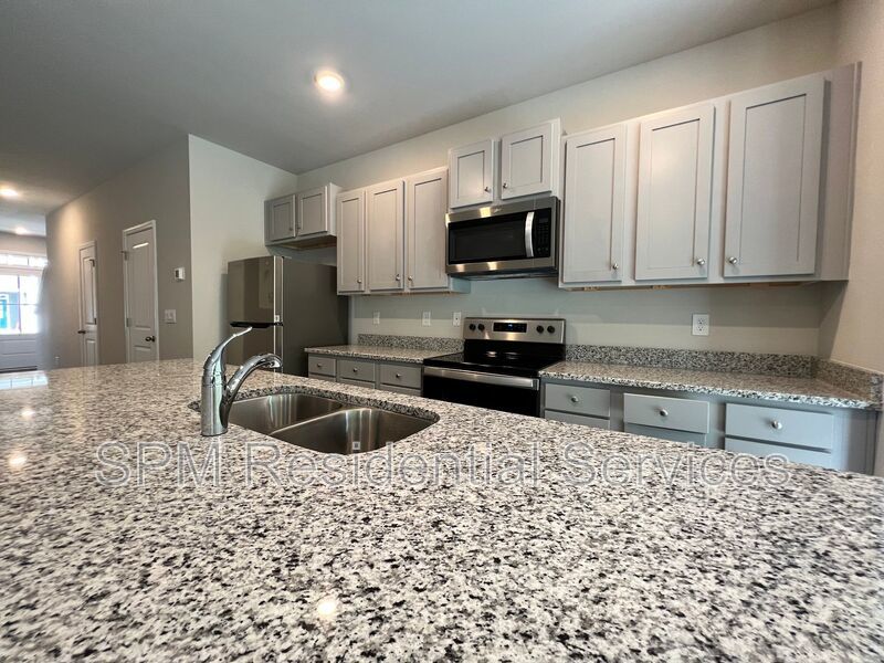 Ibis Landing - Open Concept, Two Story Townhome, Washer & Dryer Included property image