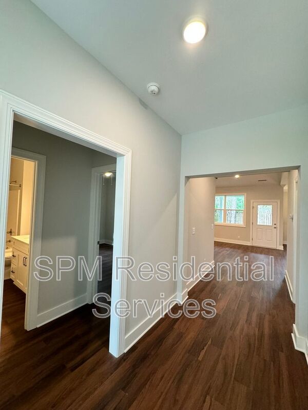 3 Bedroom / 2 Bath, private back yard, garage property image