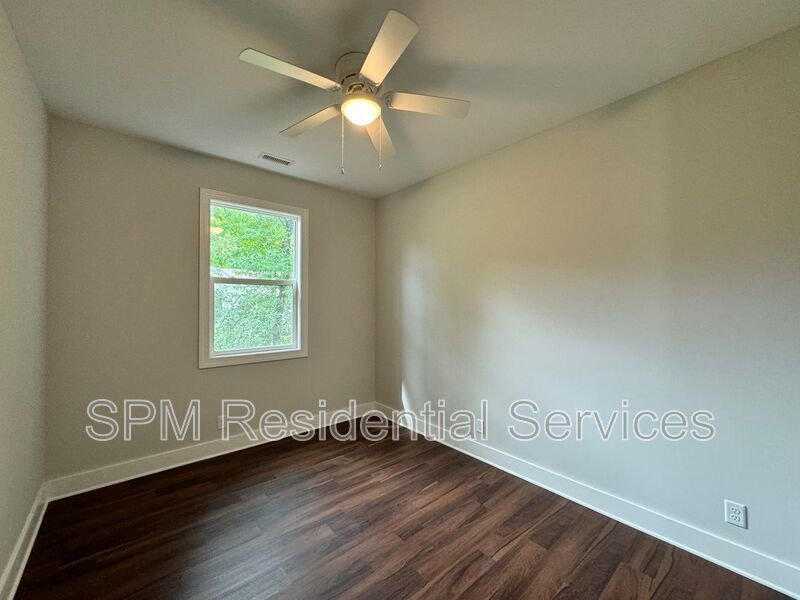 3 Bedroom / 2 Bath, private back yard, garage property image