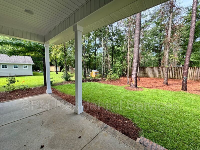 3 Bedroom / 2 Bath, private back yard, garage property image