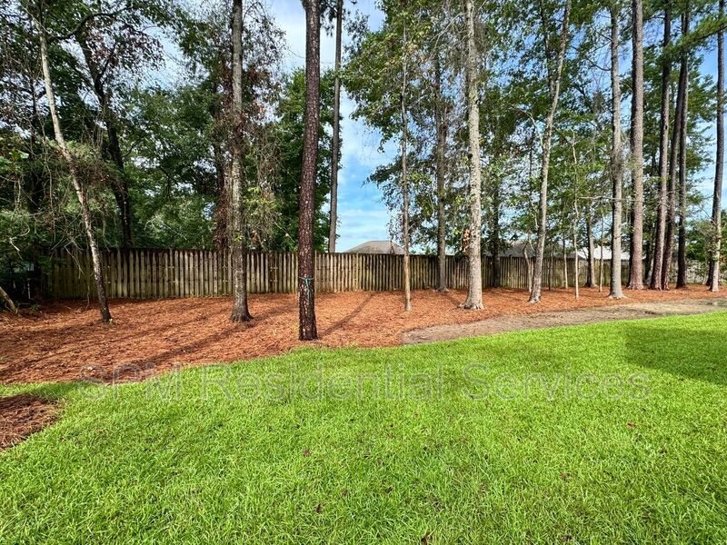 3 Bedroom / 2 Bath, private back yard, garage property image