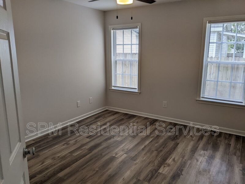 Cargo District – Washer/Dryer Included, Fenced In Backyard, Within 0.2 miles of Mess Hall, The Rift, and Bean There Cafe property image