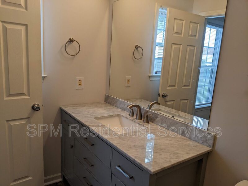 Cargo District – Washer/Dryer Included, Fenced In Backyard, Within 0.2 miles of Mess Hall, The Rift, and Bean There Cafe property image