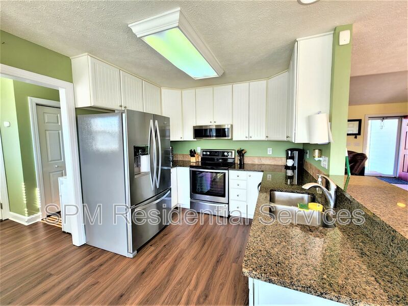 3 Bedroom in Beautiful quite neighborhood, minutes to ICWW property image