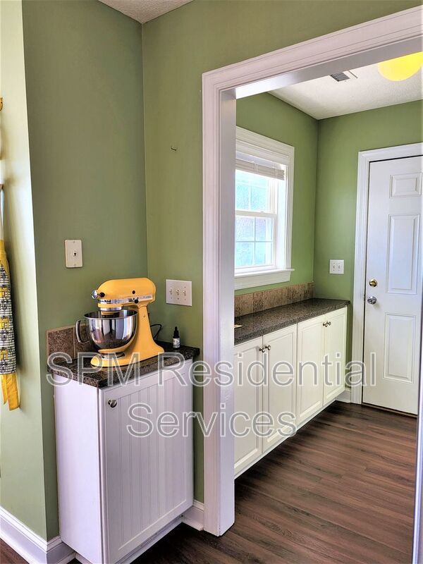 3 Bedroom in Beautiful quite neighborhood, minutes to ICWW property image