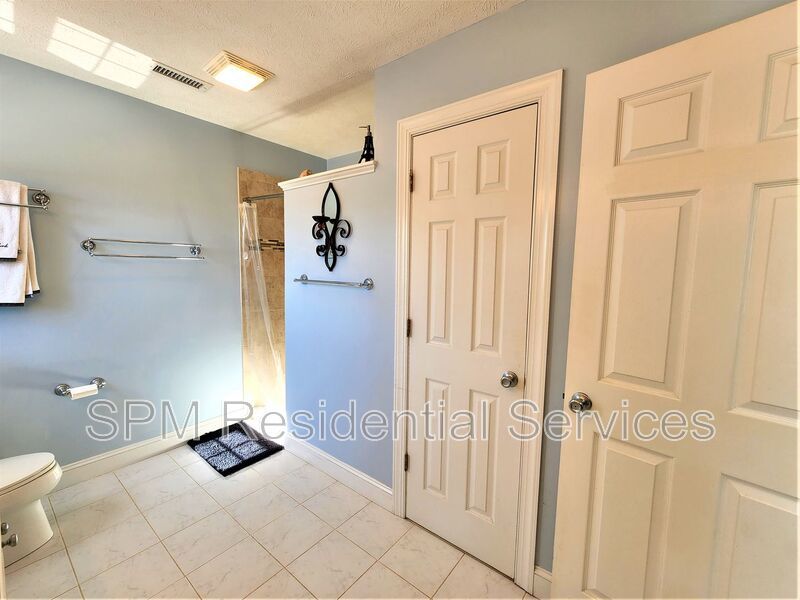 3 Bedroom in Beautiful quite neighborhood, minutes to ICWW property image