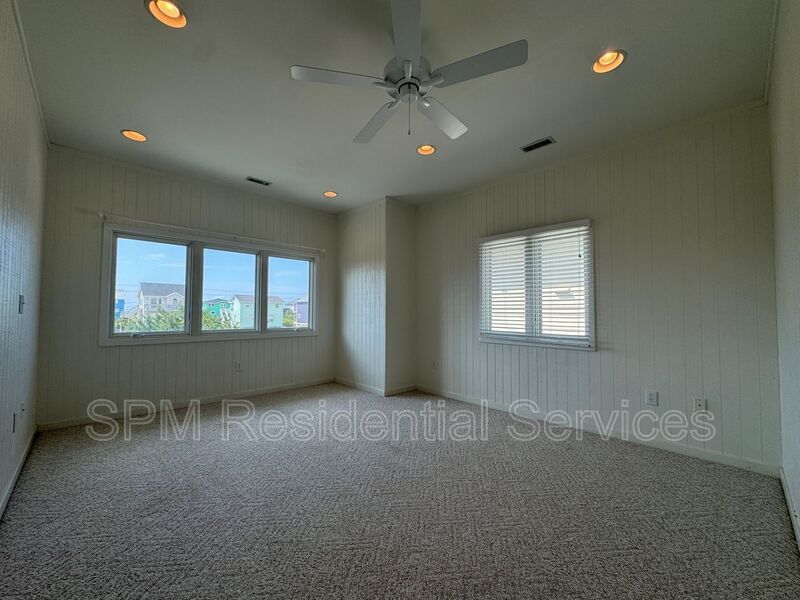 Topsail Beach - Elevator, Dock, Boat Lift, Private Beach Crossover Access property image