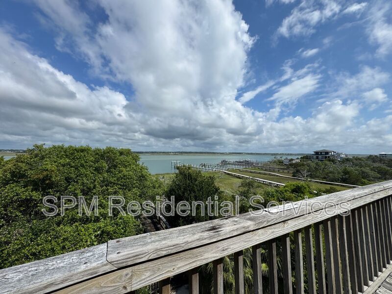 Topsail Beach - Elevator, Dock, Boat Lift, Private Beach Crossover Access property image
