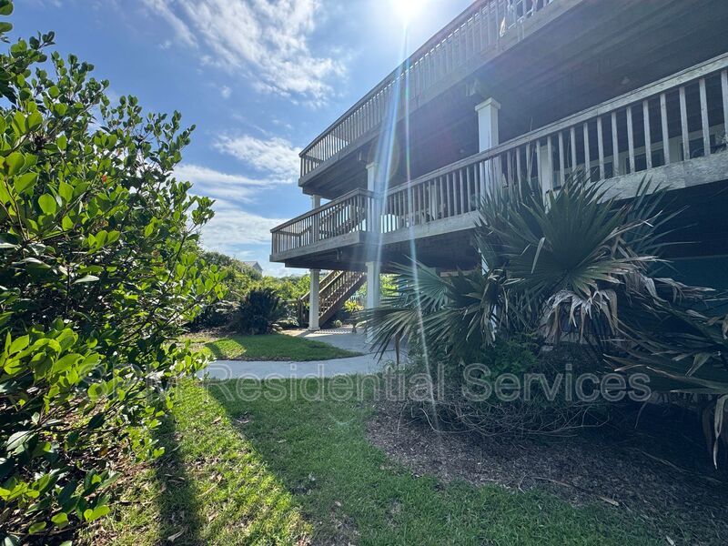 Topsail Beach - Elevator, Dock, Boat Lift, Private Beach Crossover Access property image