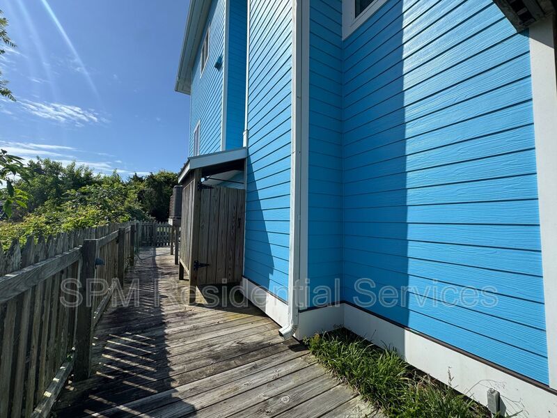 Topsail Beach - Elevator, Dock, Boat Lift, Private Beach Crossover Access property image