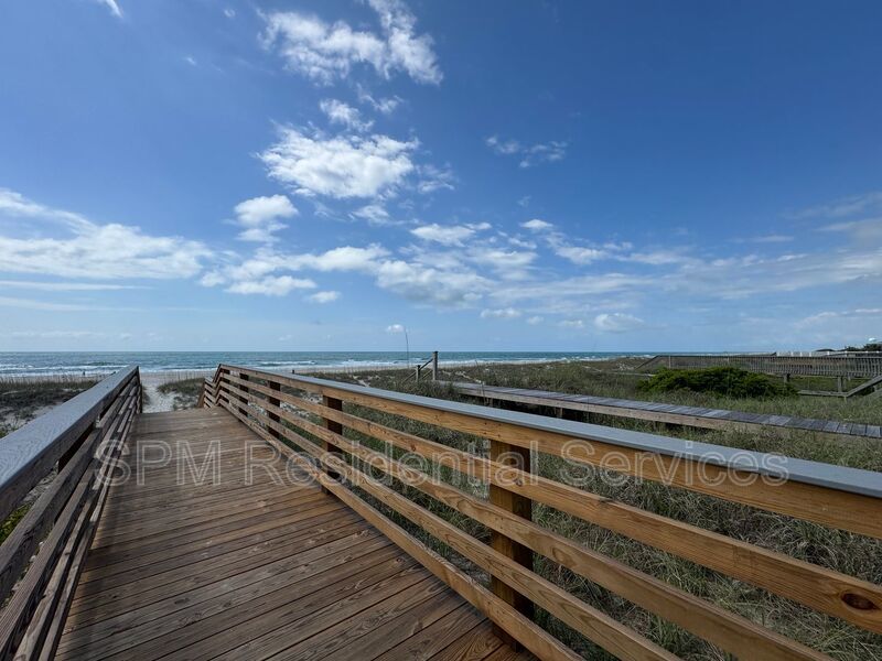 Topsail Beach - Elevator, Dock, Boat Lift, Private Beach Crossover Access property image