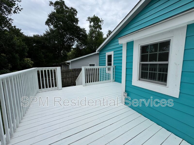 Ardmore - Located Near The Cargo District, New Appliances, Large Deck property image