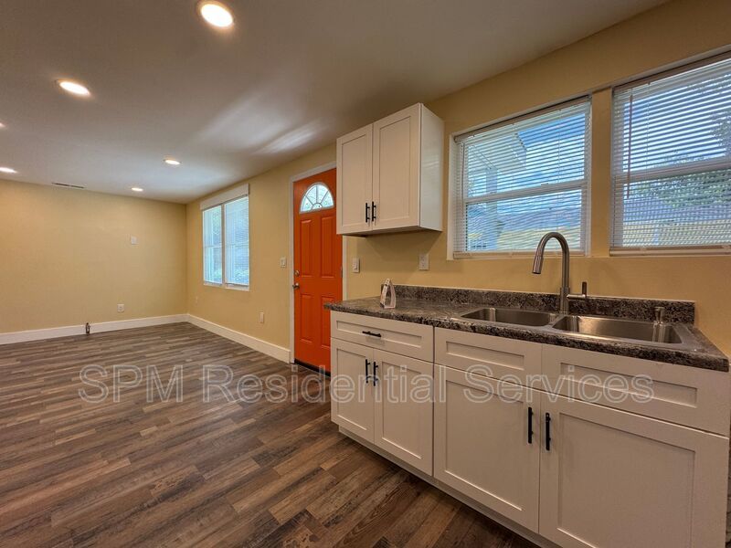 Downtown Wilmington -  Nestled just 1.5 miles from Pho Cafe, Whiskey Trail Midtown, and More property image