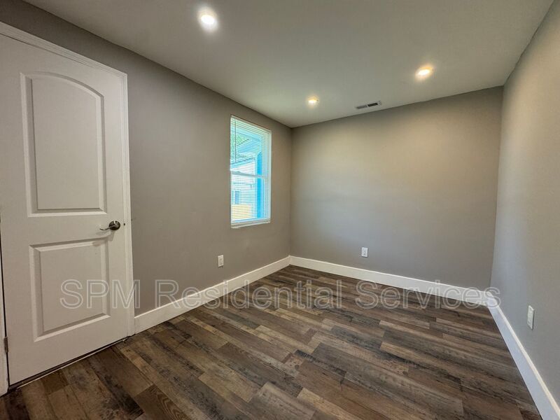 Downtown Wilmington -  Nestled just 1.5 miles from Pho Cafe, Whiskey Trail Midtown, and More property image