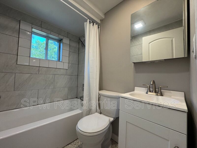 Downtown Wilmington -  Nestled just 1.5 miles from Pho Cafe, Whiskey Trail Midtown, and More property image