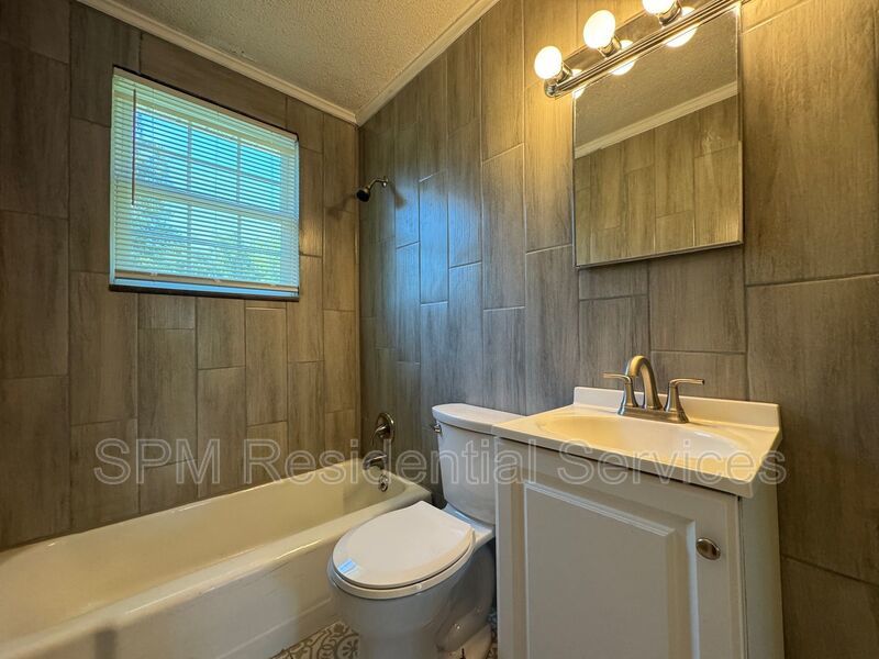 Downtown Wilmington - Newly Renovated, Large Yard, Located within walking distance of Maides park property image