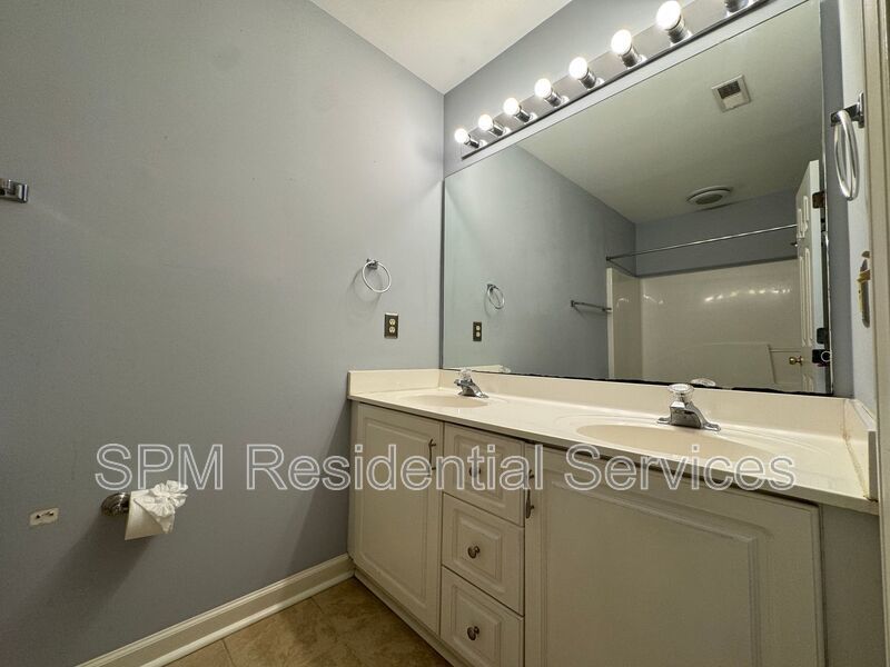 Forrest Cove -  Within 3 Miles of UNCW & Wrightsville beach, Community Pool, Washer & Dryer Included property image
