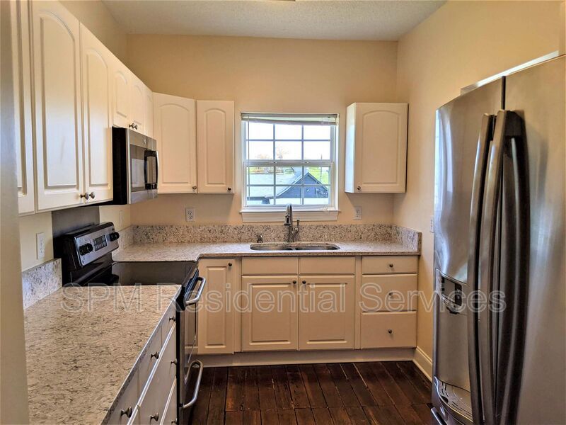 Downtown Gem - Lots of Natural Light in Historic District property image