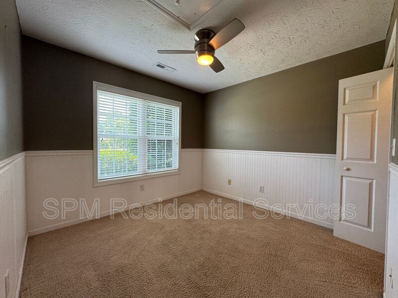 Suncoast - Community Pool, Fenced in Back Patio, Washer & Dryer Included property image