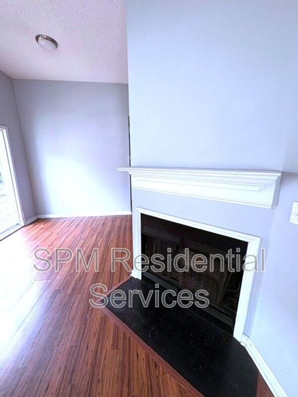 3 Bedroom with Private Fenced Yard!  ($500 MOVE-IN CREDIT) property image