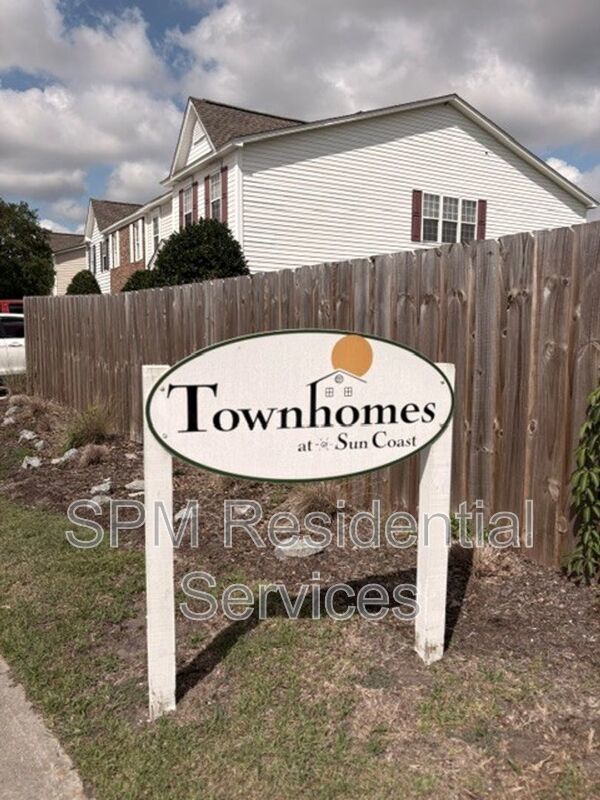 Suncoast - Community Pool, Fenced in Back Patio, Washer & Dryer Included property image