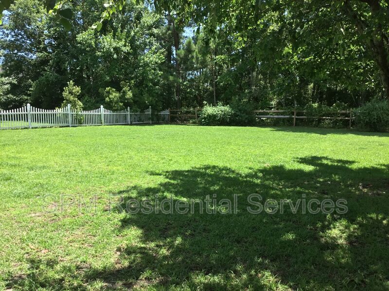 3 Bedroom with Finished Room Over Garage in Beautiful neighborhood In Belvedere Plantation property image