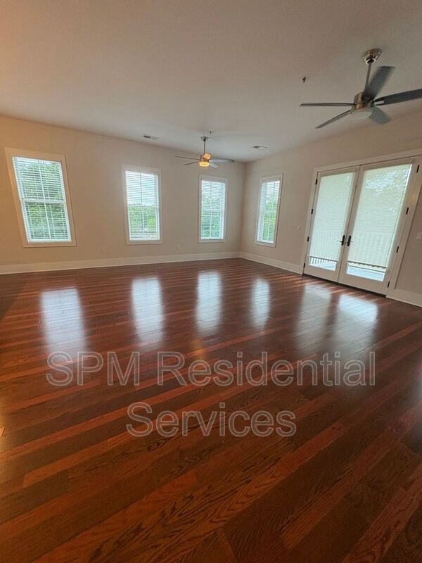 2nd Floor. 3 Bedroom. Elevator, Cape Fear River property image