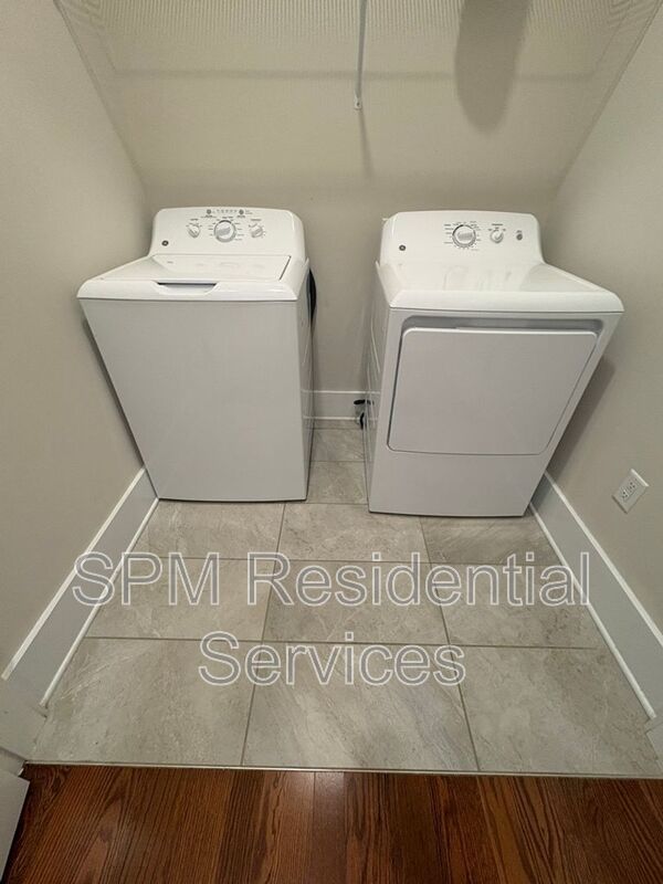 2nd Floor. 3 Bedroom. Elevator, Cape Fear River property image