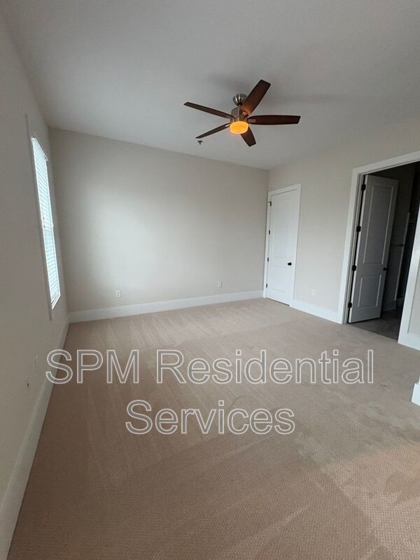 2nd Floor. 3 Bedroom. Elevator, Cape Fear River property image