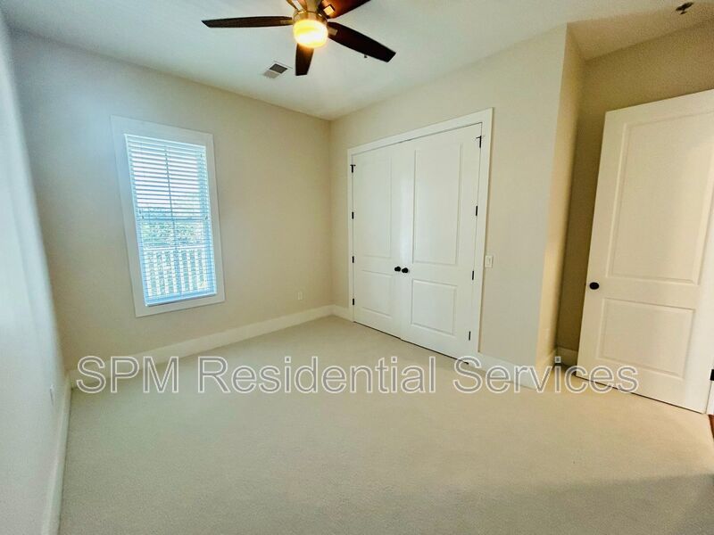 2nd Floor. 3 Bedroom. Elevator, Cape Fear River property image