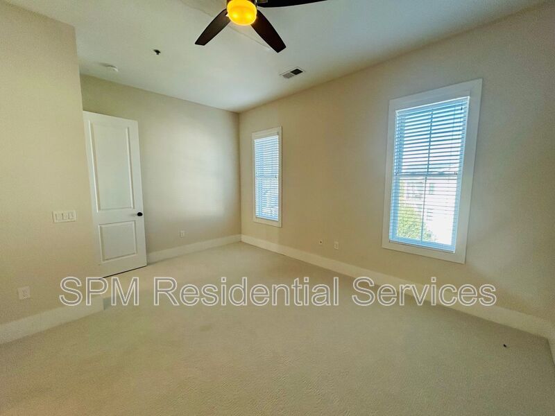 2nd Floor. 3 Bedroom. Elevator, Cape Fear River property image