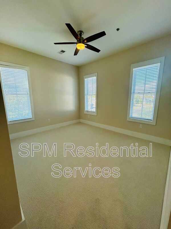 2nd Floor. 3 Bedroom. Elevator, Cape Fear River property image