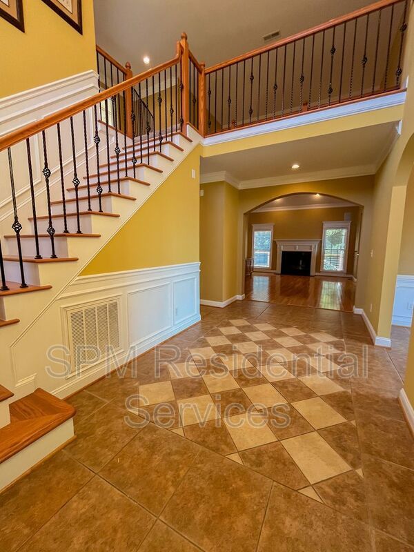 Custom built house in Pool Community property image