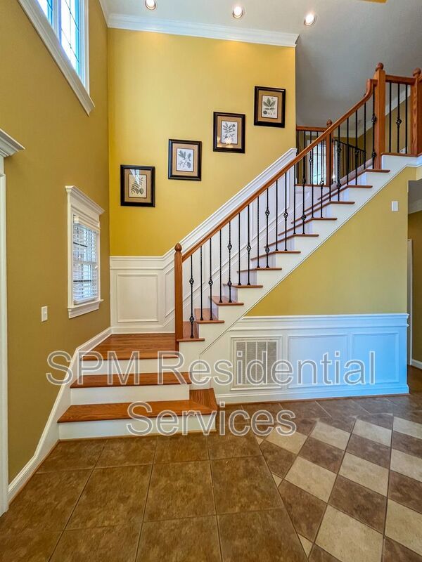 Custom built house in Pool Community property image