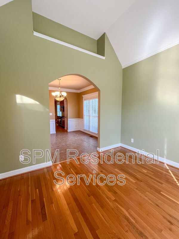 Custom built house in Pool Community property image