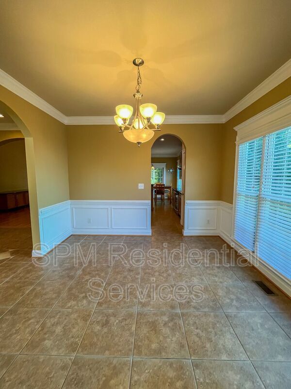 Custom built house in Pool Community property image