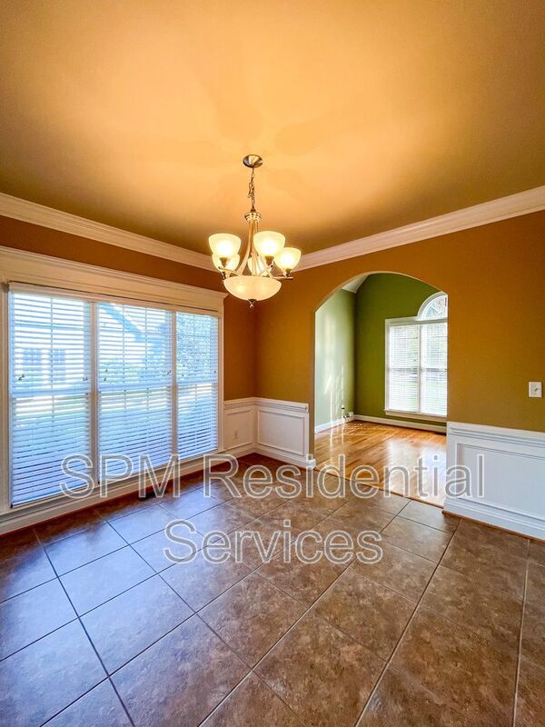 Custom built house in Pool Community property image