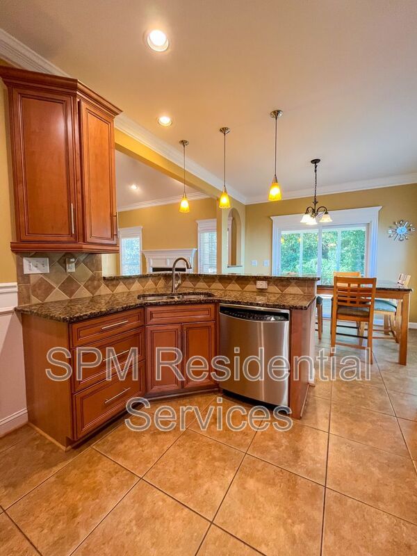 Custom built house in Pool Community property image