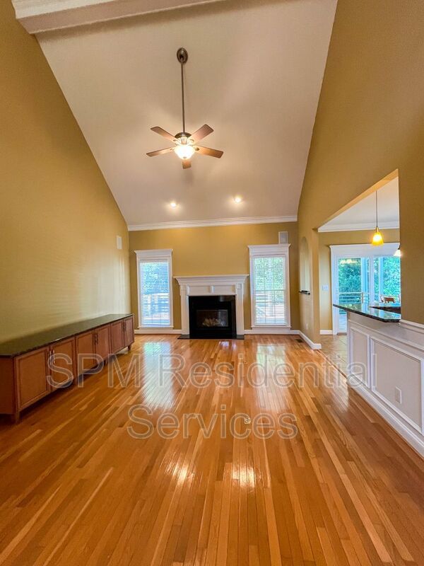 Custom built house in Pool Community property image
