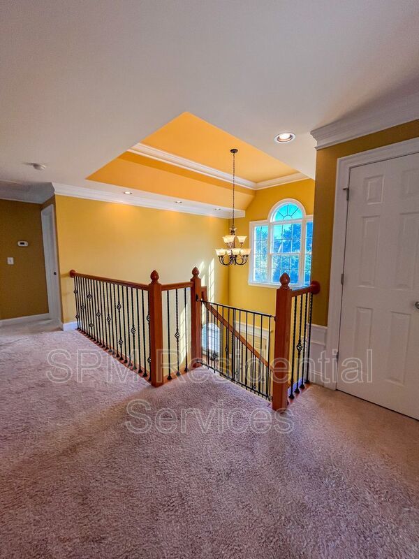 Custom built house in Pool Community property image