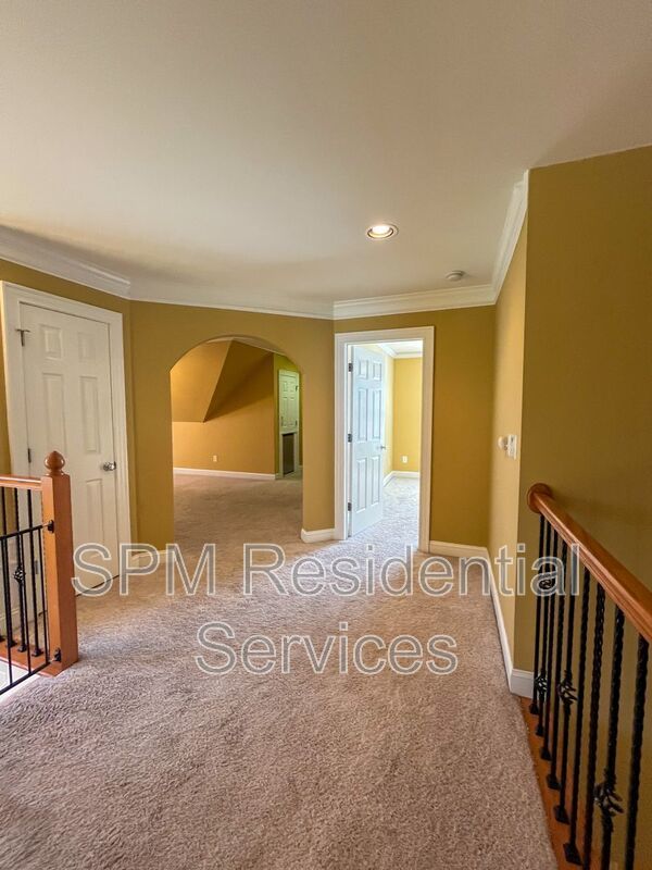 Custom built house in Pool Community property image