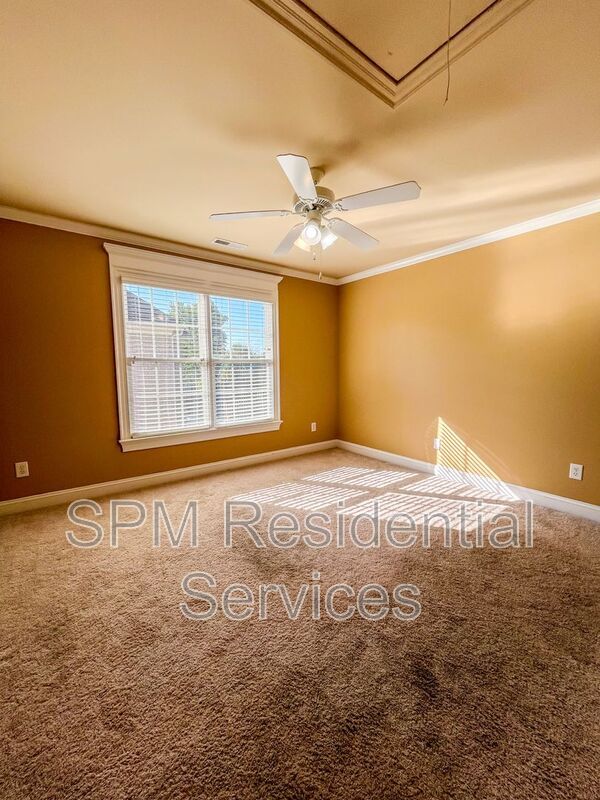 Custom built house in Pool Community property image