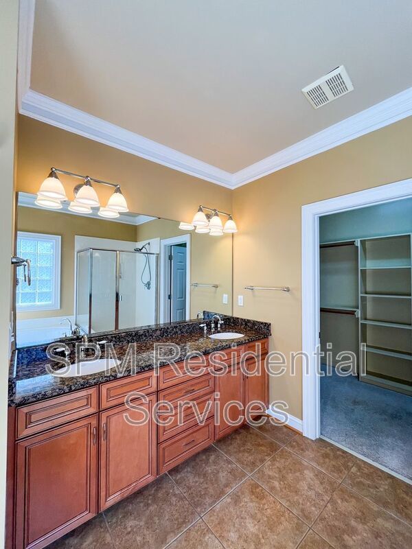Custom built house in Pool Community property image