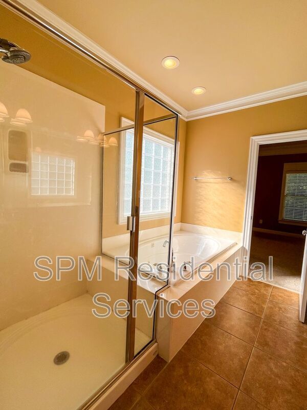 Custom built house in Pool Community property image