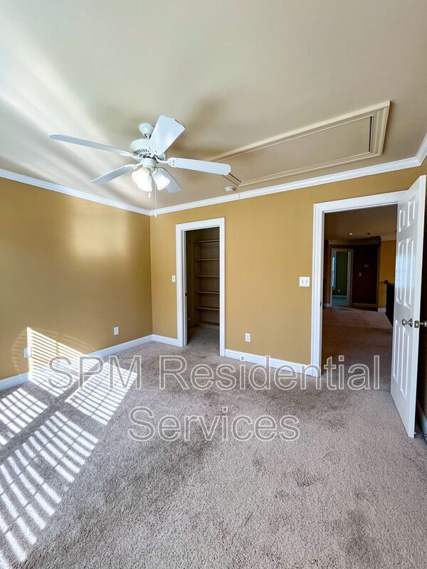 Custom built house in Pool Community property image