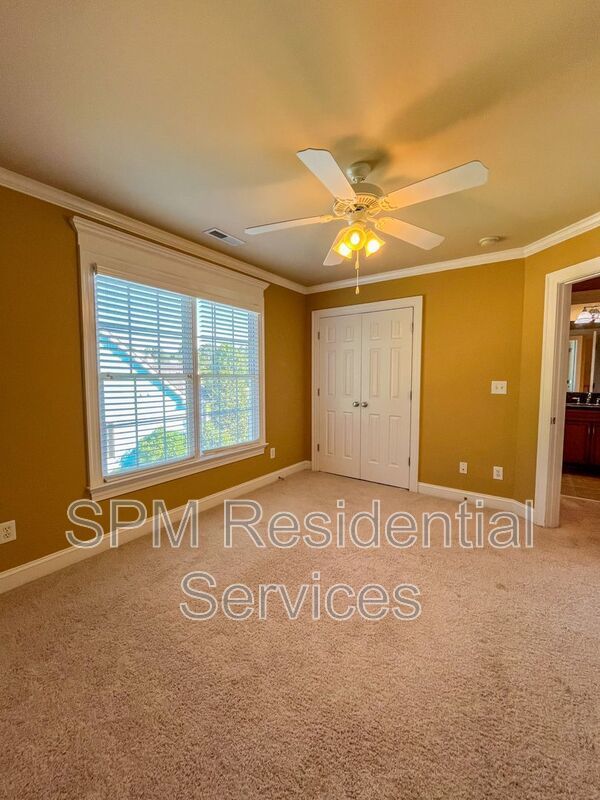 Custom built house in Pool Community property image