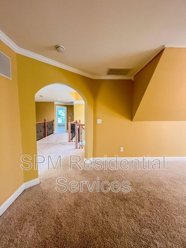 Custom built house in Pool Community property image