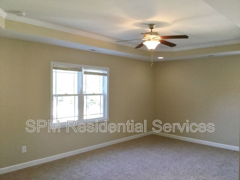 3 Bedroom in Quiet Neighborhood in Sneads Ferry, Community Dock and Playground property image