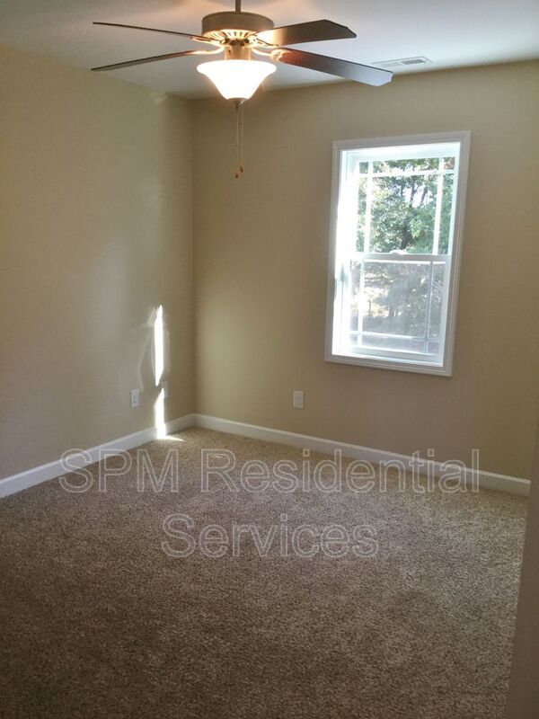 3 Bedroom in Quiet Neighborhood in Sneads Ferry, Community Dock and Playground property image